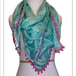 Light weight decorative scarf